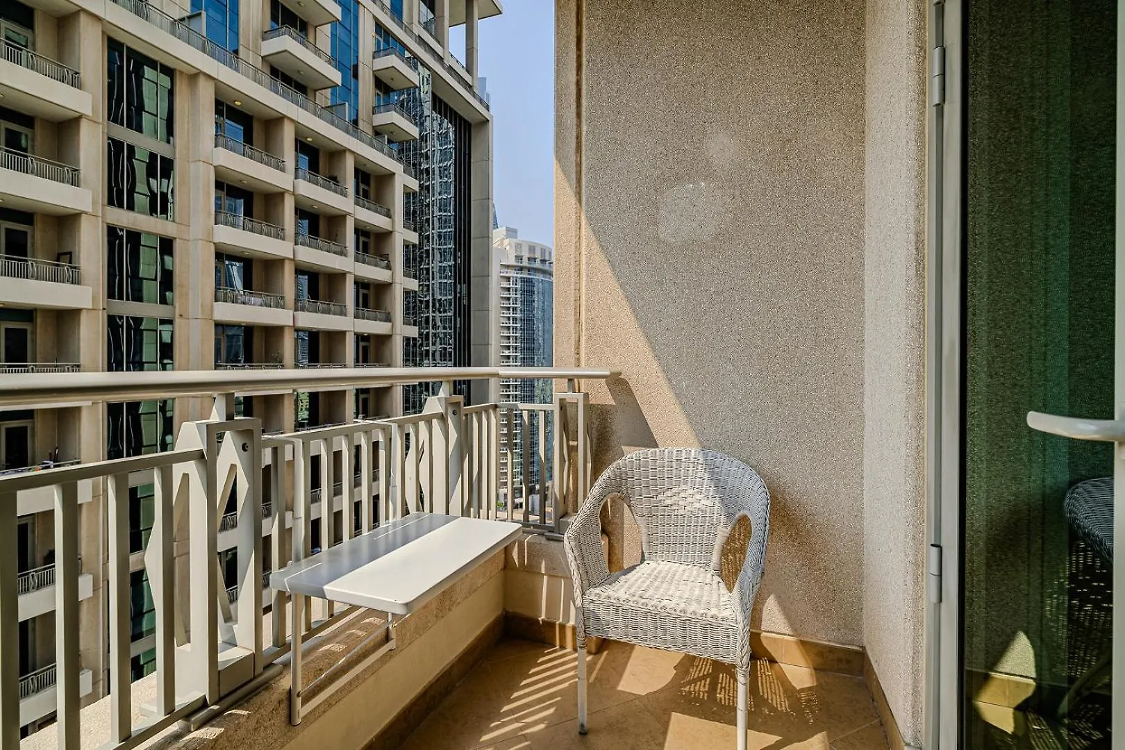 Modern 1Bdr Apartment Close To Burj Khalifa Dubaj