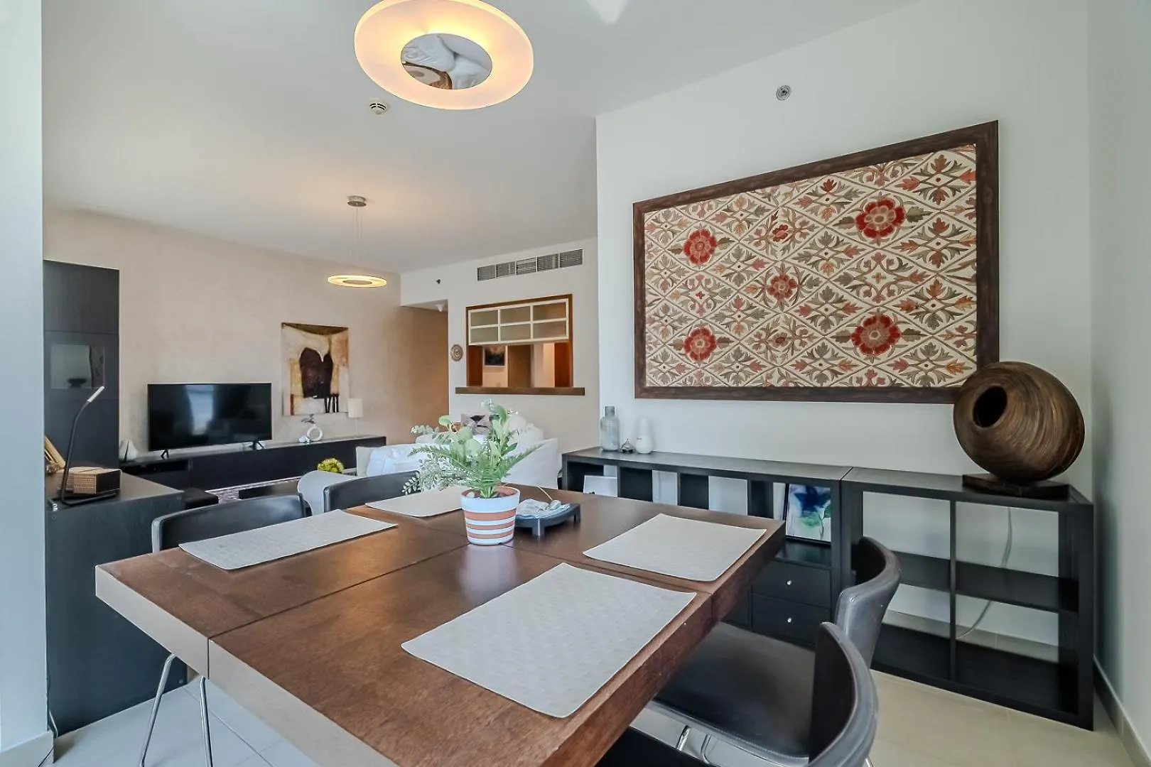Modern 1Bdr Apartment Close To Burj Khalifa Dubaj