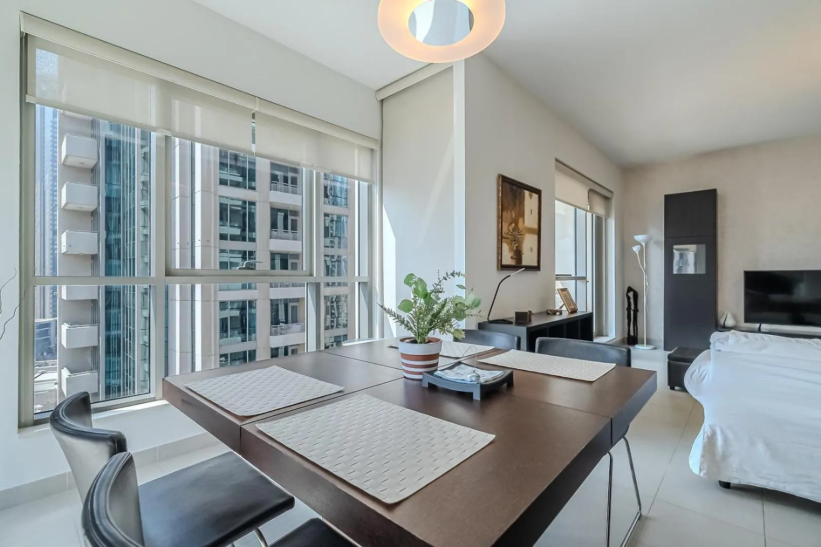 Modern 1Bdr Apartment Close To Burj Khalifa Dubaj
